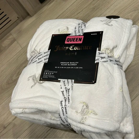 Juicy Couture Queen White Plush Blanket